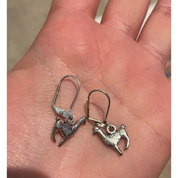🌸✨NEW Handmade Silver Llama Alpaca Earrings - Picture 3 of 4